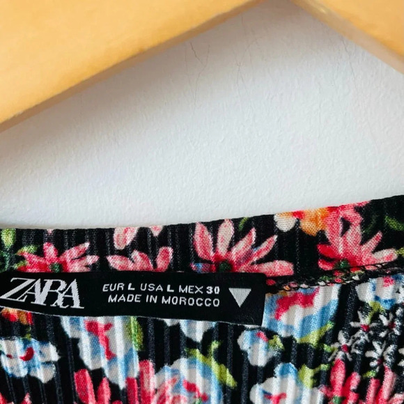 Zara Micro Pleated Floral Detail Puff Sleeve Ruffle Dress Size Large - Picture 6 of 7